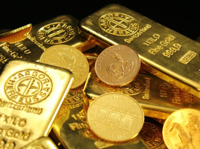 gold and silver round coins